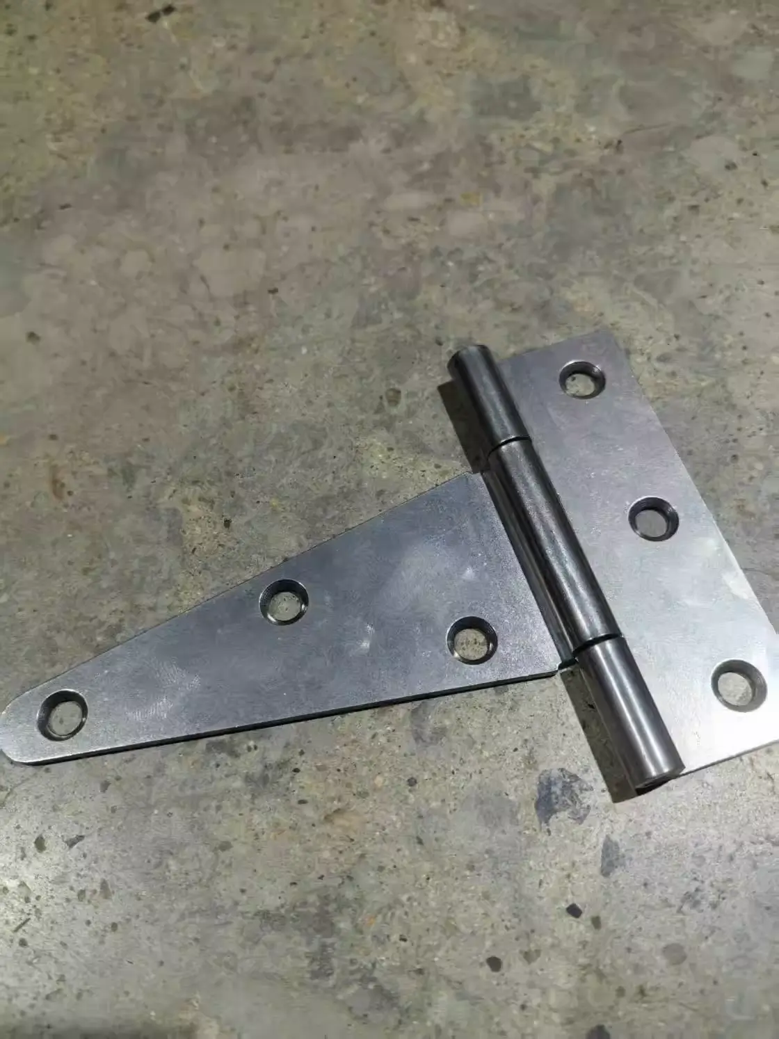 4″–12″ Heavy Duty Gate T Hinges photo review